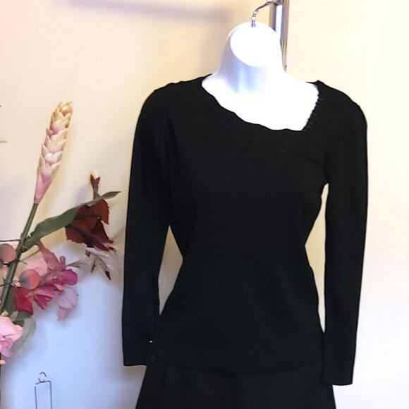 NWT Women’s Black Lightweight Long Sleeve Cardigan Pullover Sweater 6, 8, 10 - Picture 4 of 6